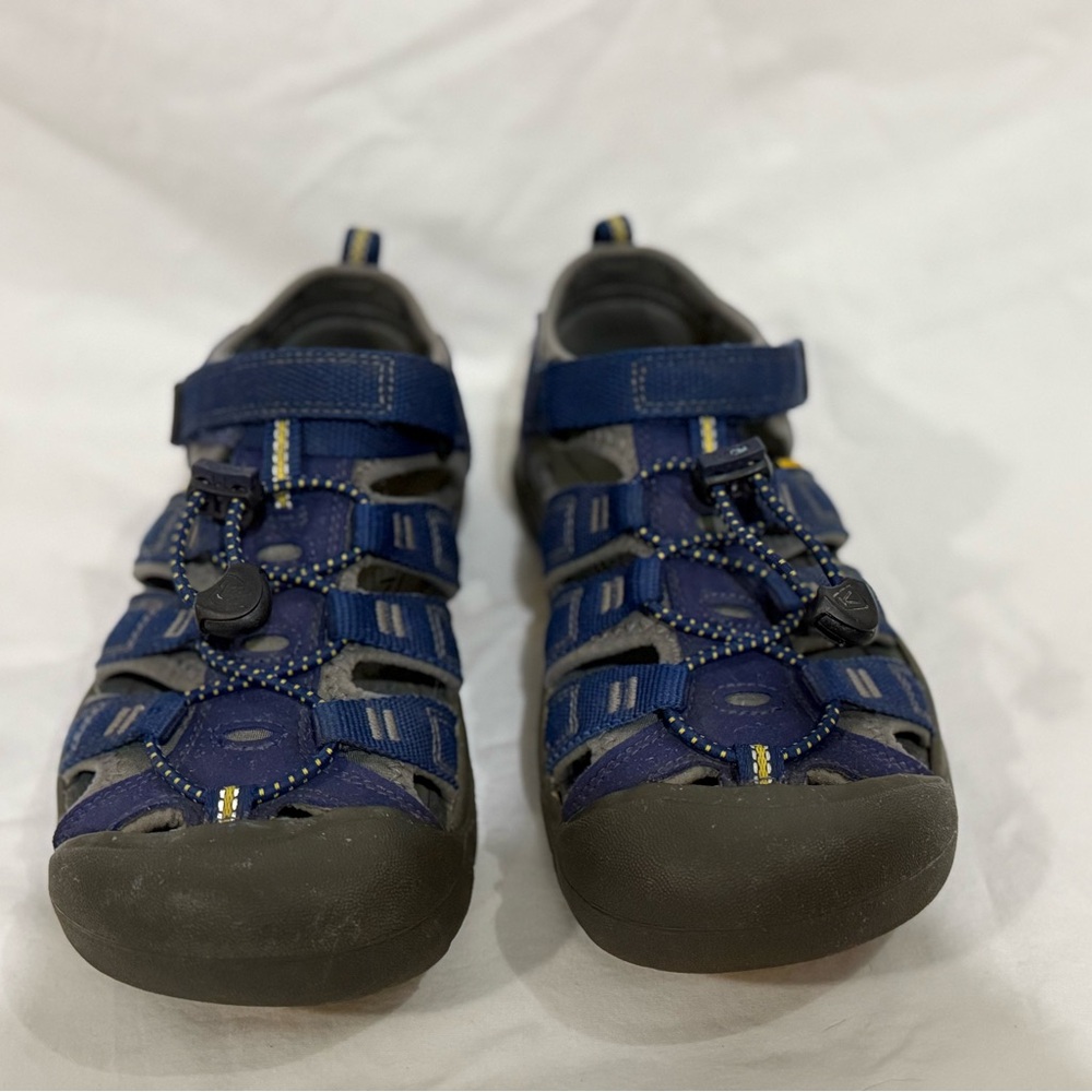 Keen boys hiking sandals